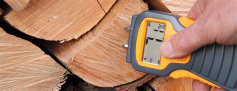 how to measure wood moisture levels